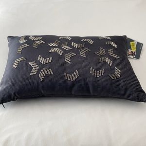 Candice Olson Asymmetrical Pillow Design